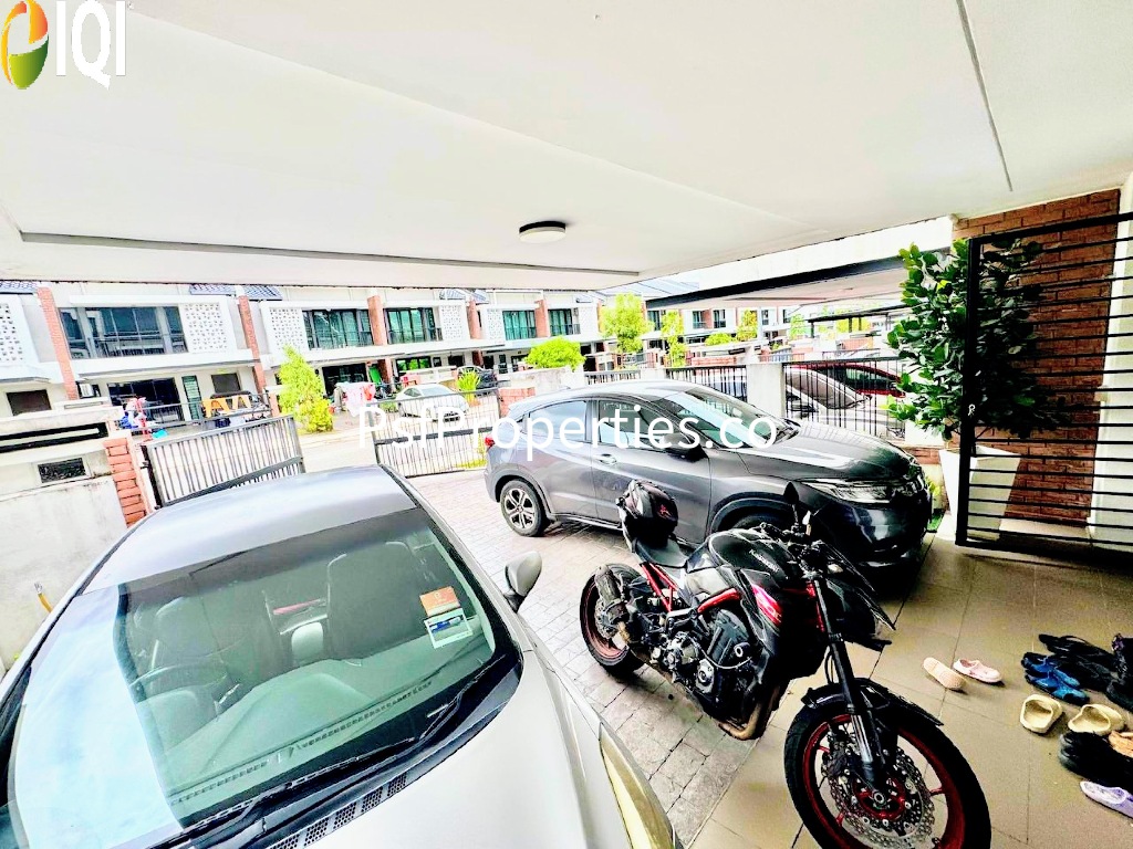 Elmina Valley 4 image