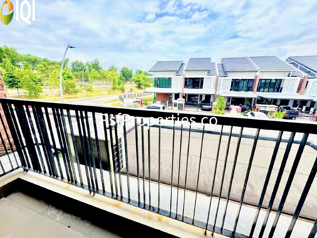 Elmina Valley 4 image