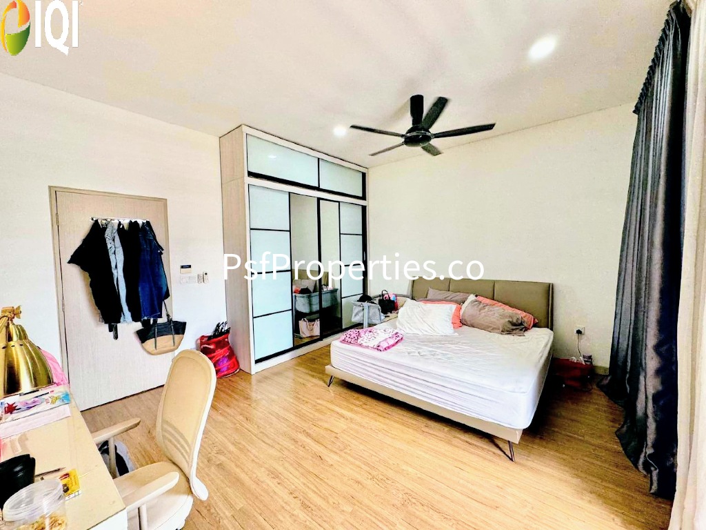 Elmina Valley 4 image