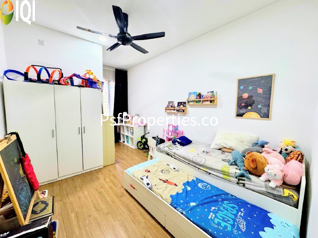 Elmina Valley 4 image