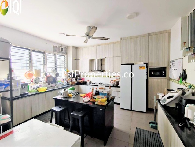 Maple Terrace image