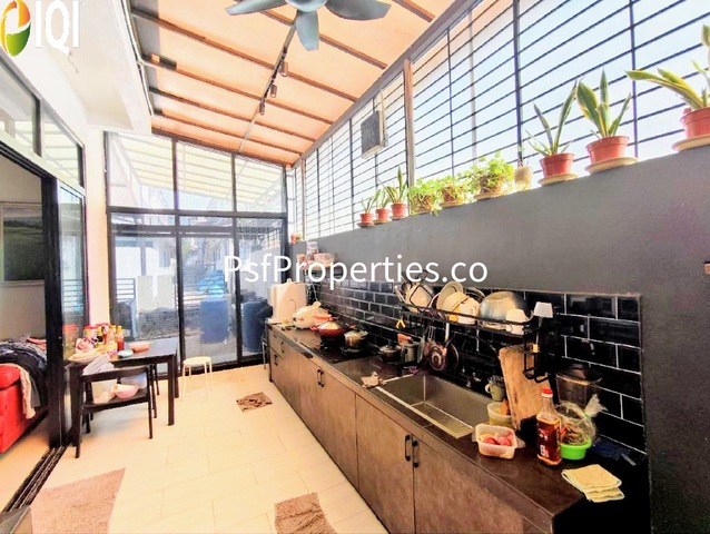 Maple Terrace image