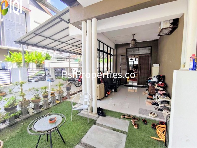 Maple Terrace image