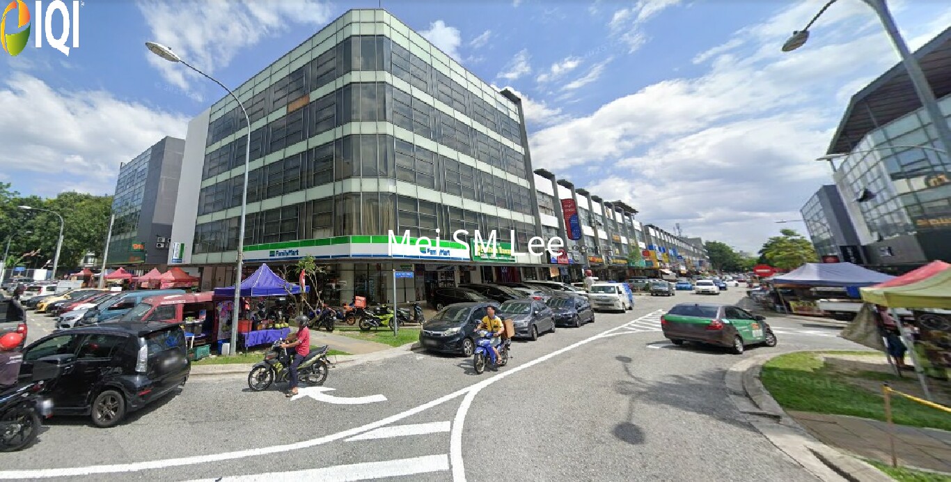 The Trillium @Lake Fields image