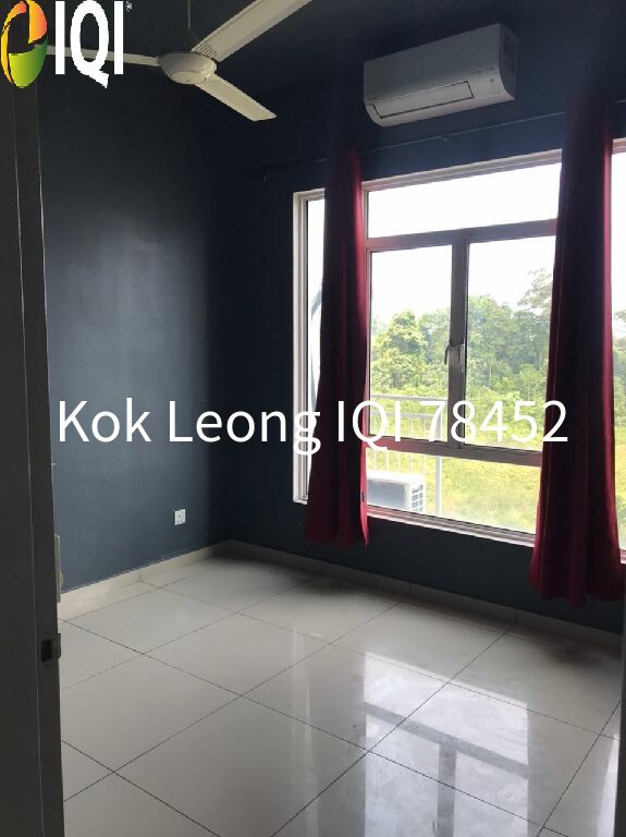 Springville Residence Corner Unit Partial Funished 3R,2B  For Sale image