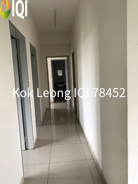 Springville Residence Corner Unit Partial Funished 3R,2B  For Sale image