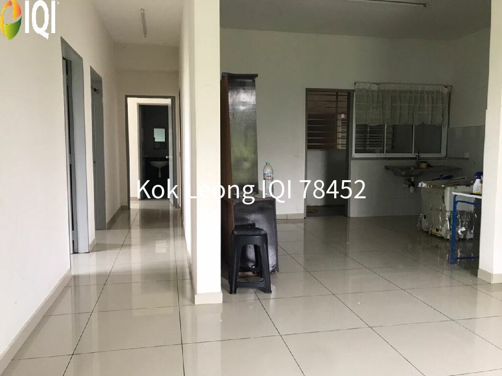 Springville Residence Corner Unit Partial Funished 3R,2B  For Sale image