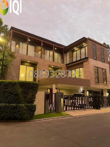 Luxury 3-Storey House with Private Elevator for Sale, Krungthep Kreetha image