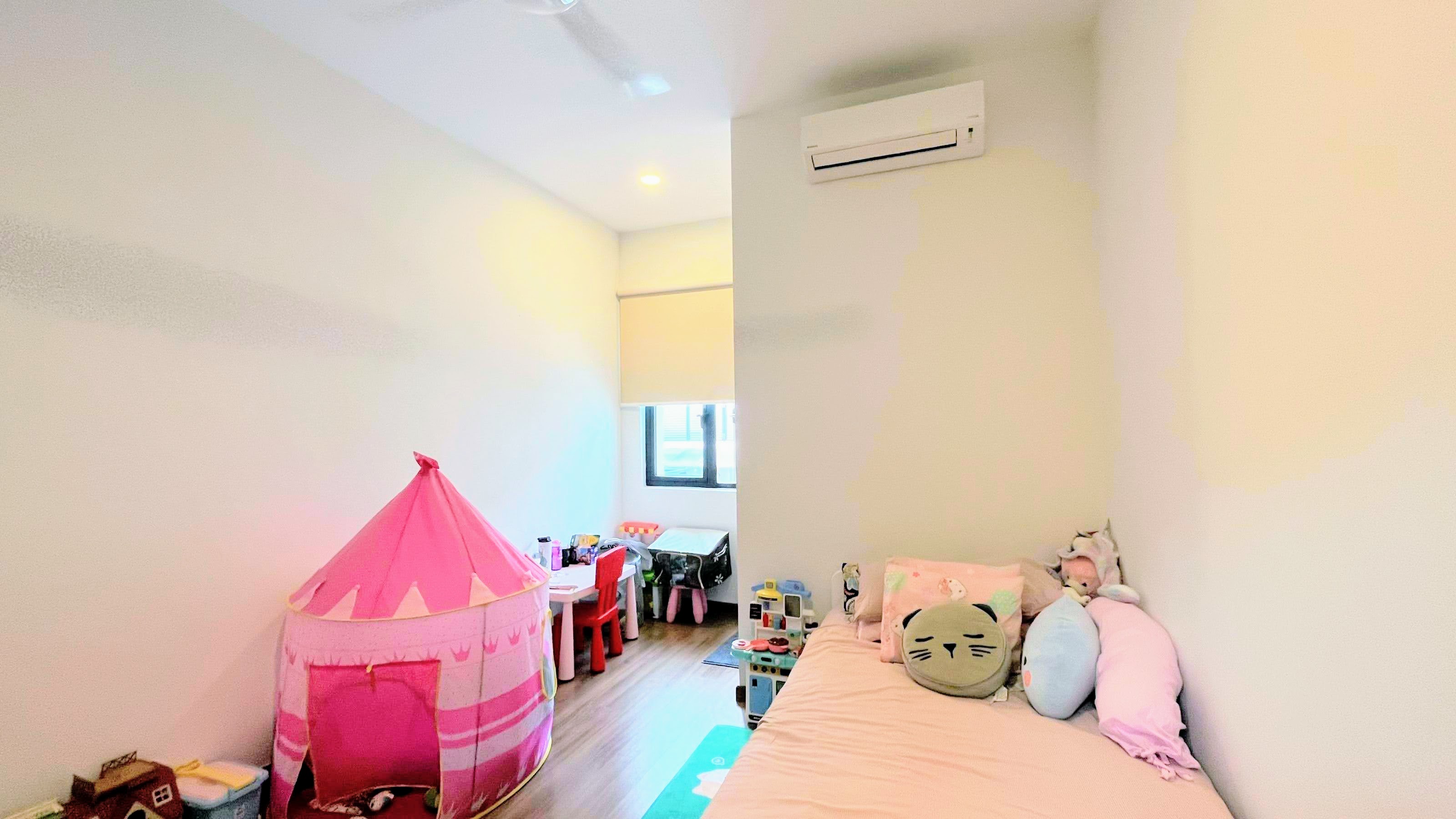 Ferrea Denai Alam image