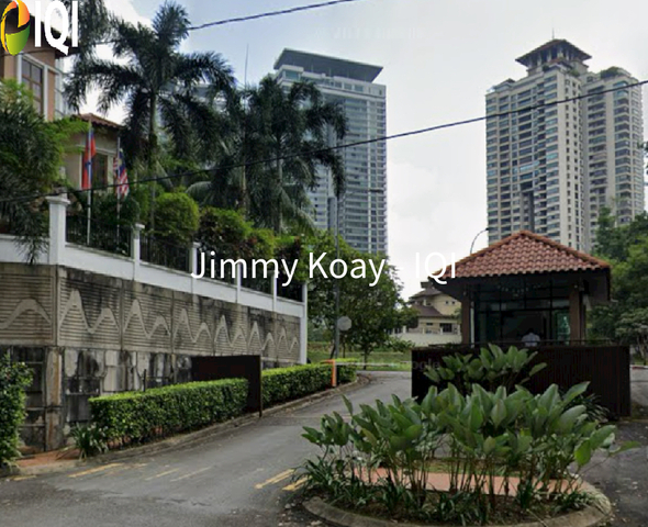 Kiara Peak (Puncak Kiara) image