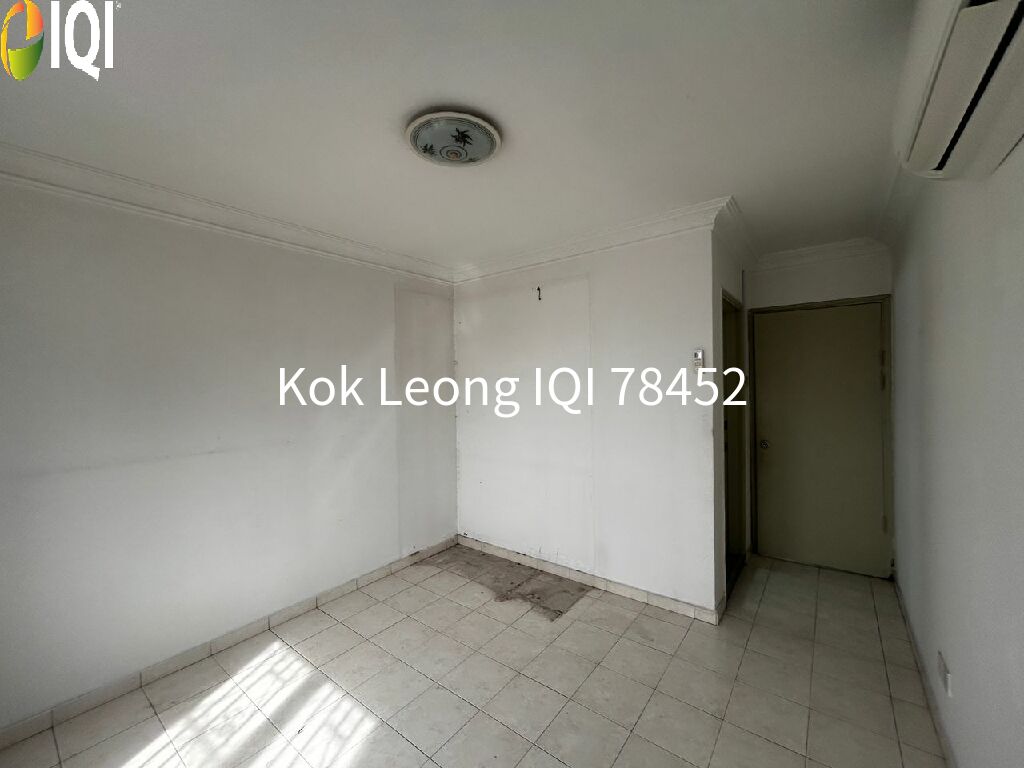 Pantai Hillpark 5 3R 2B Corner unit  Penthouse for Sale image