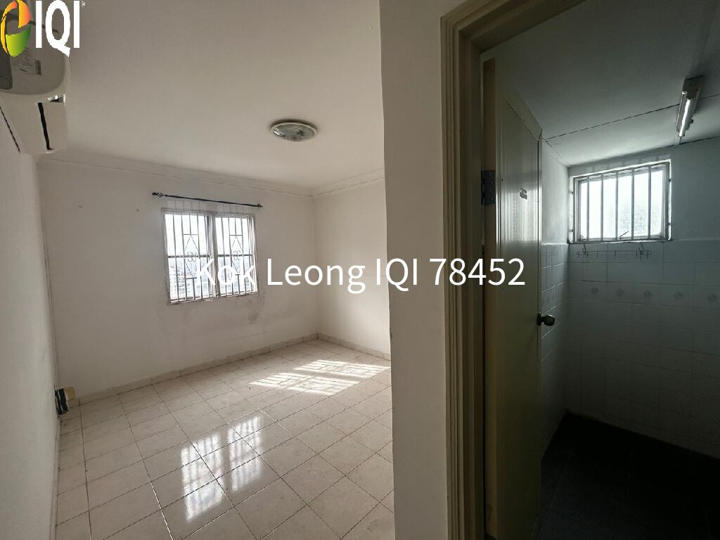 Pantai Hillpark 5 3R 2B Corner unit  Penthouse for Sale image