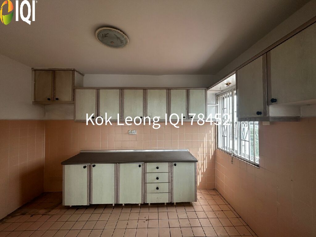 Pantai Hillpark 5 3R 2B Corner unit  Penthouse for Sale image