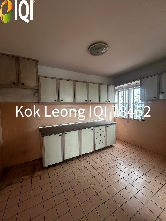 Pantai Hillpark 5 3R 2B Corner unit  Penthouse for Sale image