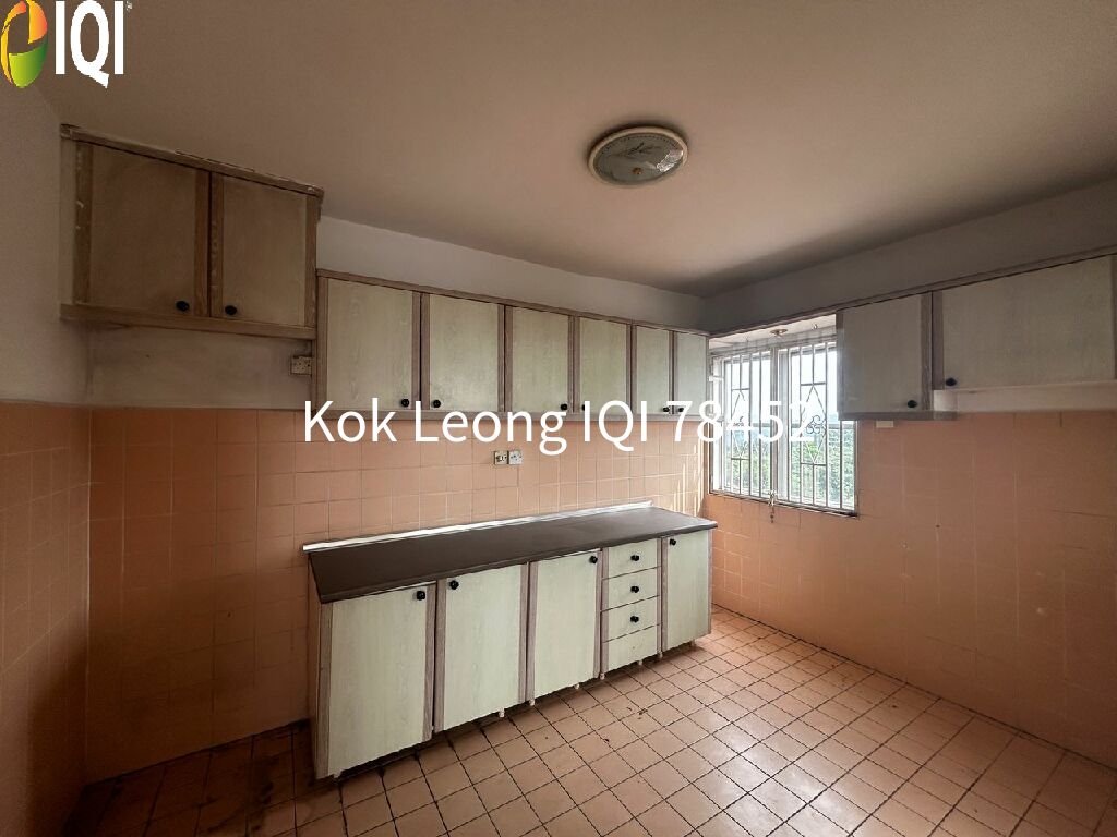 Pantai Hillpark 5 3R 2B Corner unit  Penthouse for Sale image