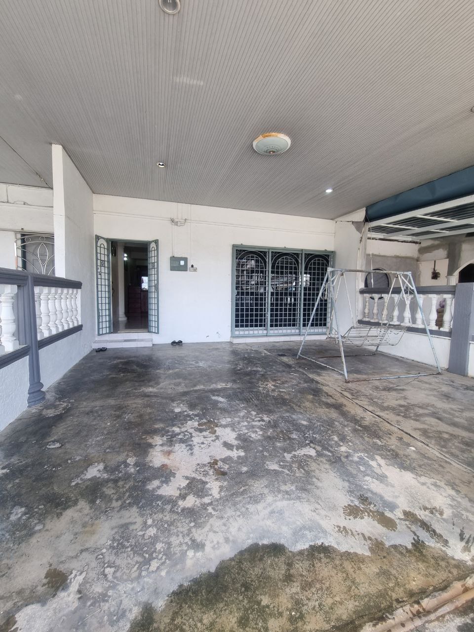 Double Storey house located in taiping town for sale image