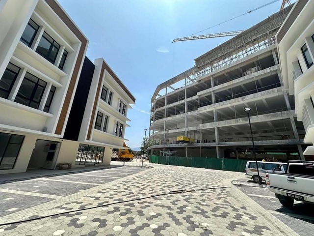 Brand New Cheap Rent Ground Floor Piccadilly Greentown Ipoh Town Garden Canning image