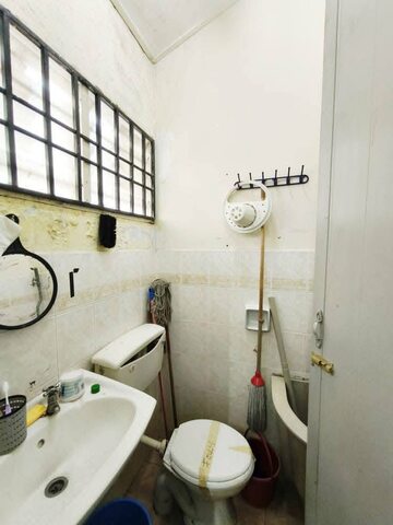 Cheap Sale Intermediate Corner First Garden Taman Pertama Silibin Buntong Ipoh Town Rishah image