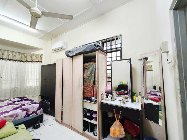 Cheap Sale Intermediate Corner First Garden Taman Pertama Silibin Buntong Ipoh Town Rishah image