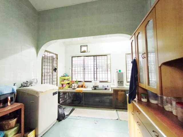 Cheap Sale Intermediate Corner First Garden Taman Pertama Silibin Buntong Ipoh Town Rishah image
