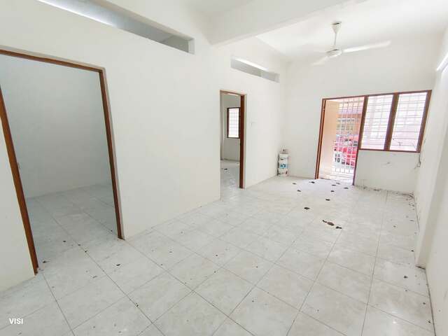 Renovated Ground Floor Good Panorama Lapangan Perdana Flat Botani Pengkalan  image