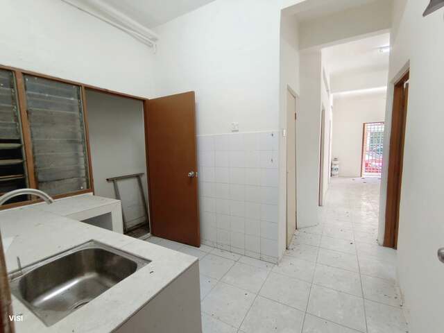 Renovated Ground Floor Good Panorama Lapangan Perdana Flat Botani Pengkalan  image