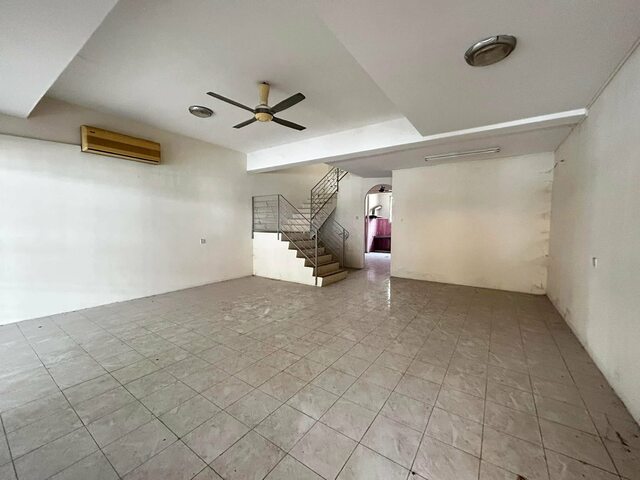 Cheap Sale 5 Room 2.5 Storey Menglembu Impiana Adril Wang Bestari Timur Bukit Merah Lahat image