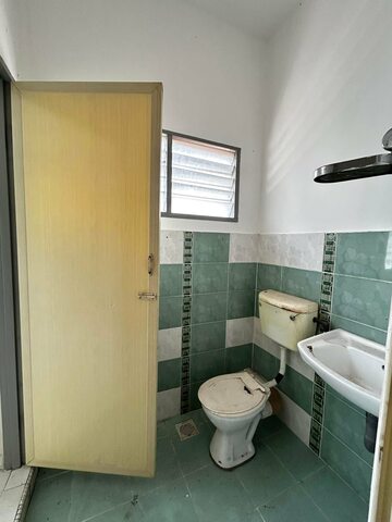 Cheap Sale 5 Room 2.5 Storey Menglembu Impiana Adril Wang Bestari Timur Bukit Merah Lahat image