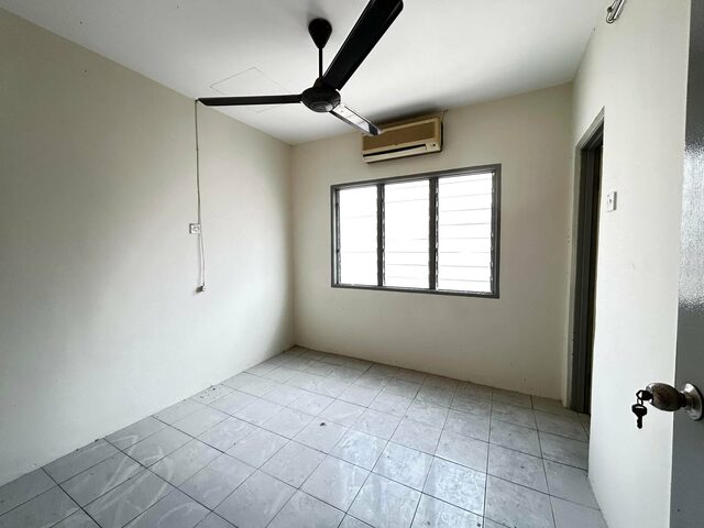 Cheap Sale 5 Room 2.5 Storey Menglembu Impiana Adril Wang Bestari Timur Bukit Merah Lahat image
