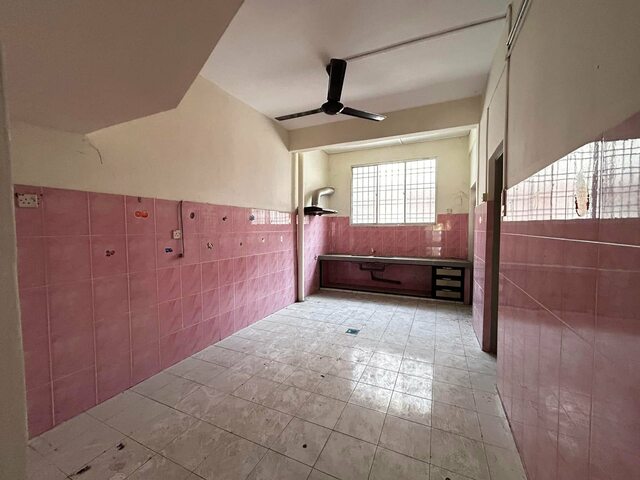 Cheap Sale 5 Room 2.5 Storey Menglembu Impiana Adril Wang Bestari Timur Bukit Merah Lahat image
