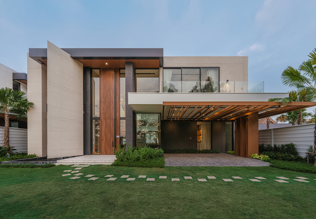 Luxury Living in Layan, Phuket image