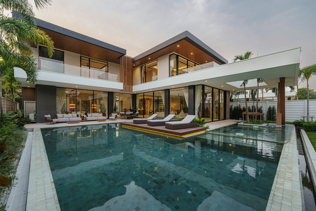 Luxury Living in Layan, Phuket photo