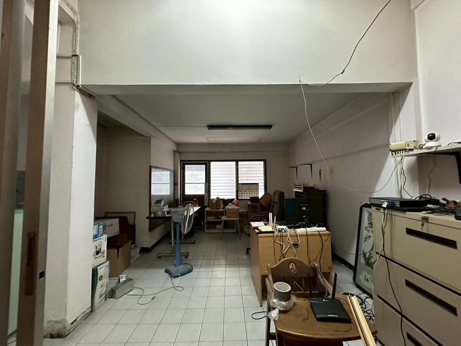 Townhouse at Sukhumvit 19, near Terninal 21 Asoke image