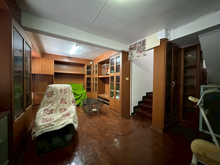 Townhouse at Sukhumvit 19, near Terninal 21 Asoke image