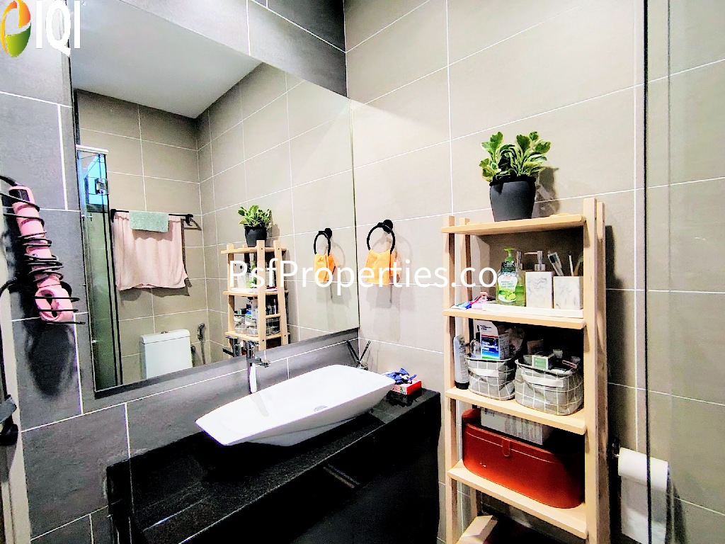 Elmina Valley 3 image