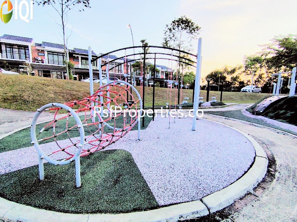 Elmina Valley 3 image