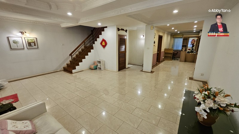 Kingfisher Phase 2 | 24′ Wide Terrace | Family-Oriented Surroundings