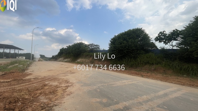 Ulu Tiram medium industrial land for sale photo