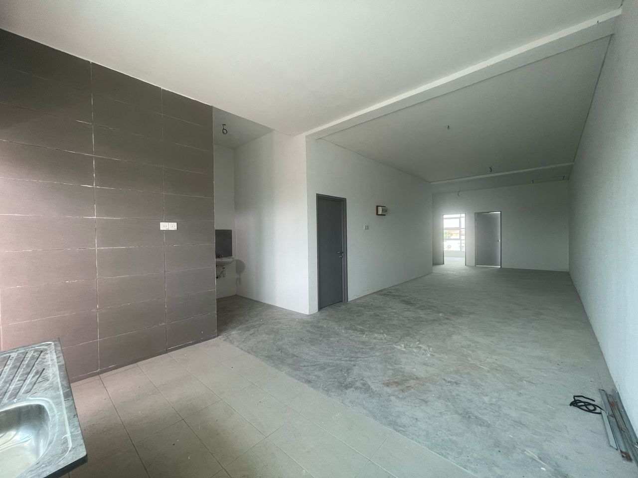 3 Storey Shoplot with Individual Title @ Mc Donalds Semariang image