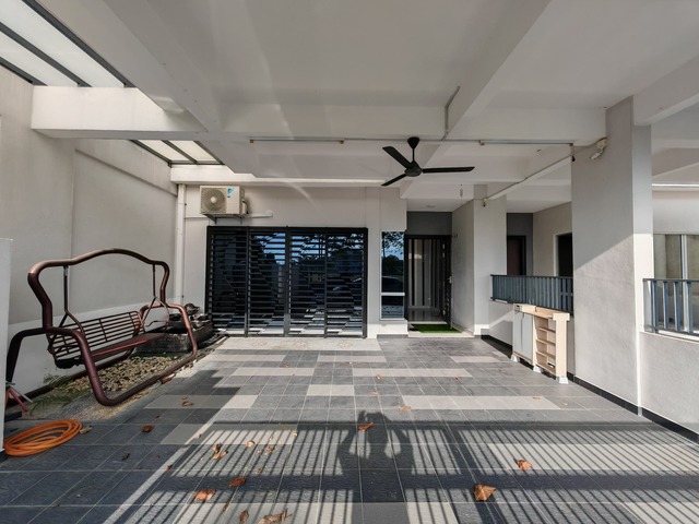 BANDAR AINSDALE image