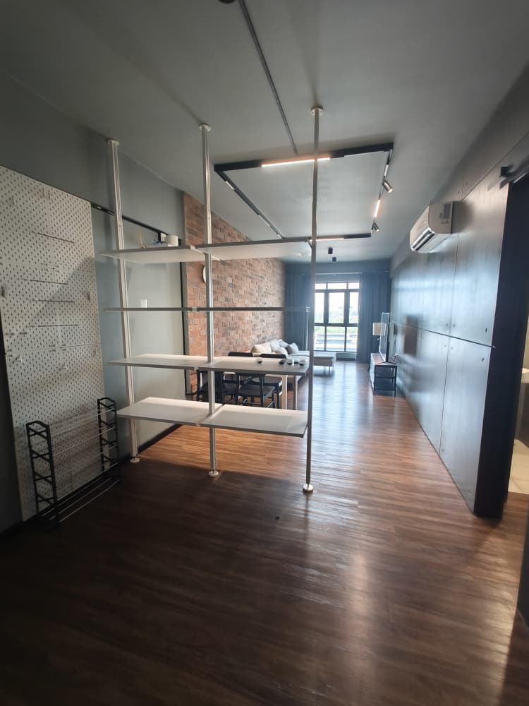 K AVENUE SODOMON image