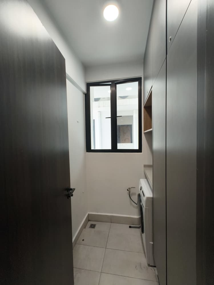 K AVENUE SODOMON image