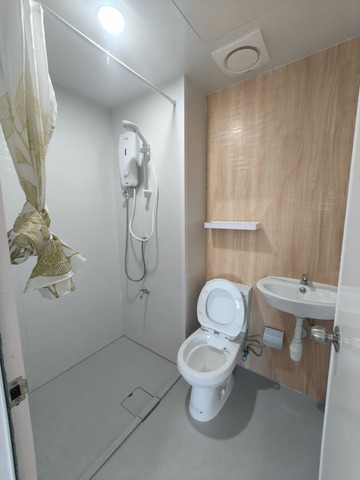 V21 Residence image