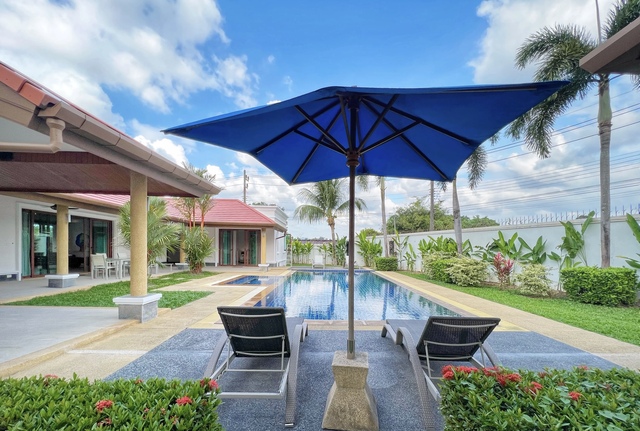 Luxury 4-Bedroom Pool Villa in Cherngtalay image