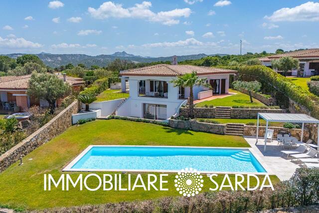 Panoramic Villa with Pool and Private Garden Just Minutes from Palau image
