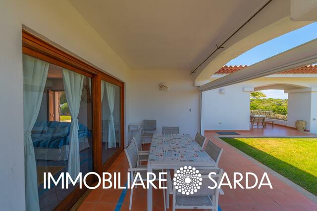 Panoramic Villa with Pool and Private Garden Just Minutes from Palau image