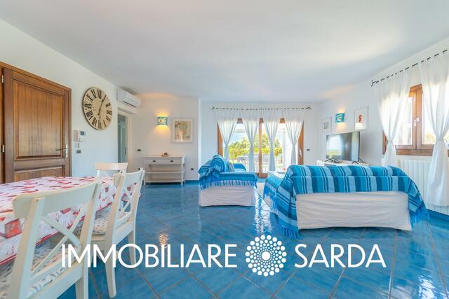 Panoramic Villa with Pool and Private Garden Just Minutes from Palau image