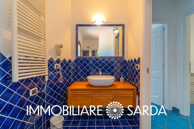 Panoramic Villa with Pool and Private Garden Just Minutes from Palau image