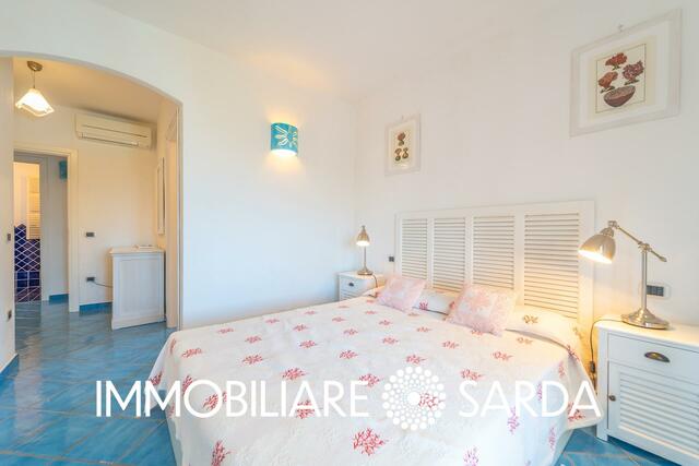 Panoramic Villa with Pool and Private Garden Just Minutes from Palau image