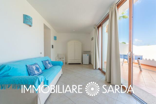 Panoramic Villa with Pool and Private Garden Just Minutes from Palau image